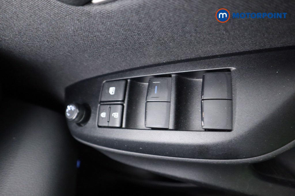 Toyota Yaris Design Automatic Petrol-Electric Hybrid Hatchback - Stock Number (1571651) - 8th supplementary image