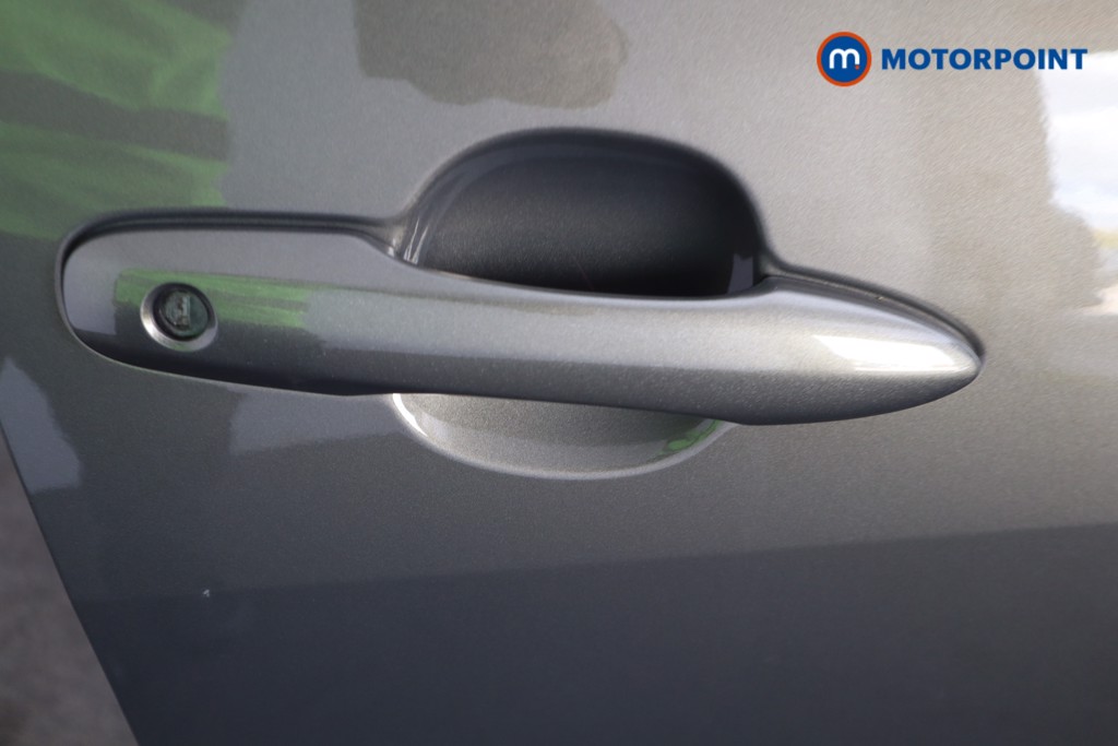 Toyota Yaris Design Automatic Petrol-Electric Hybrid Hatchback - Stock Number (1571651) - 22nd supplementary image