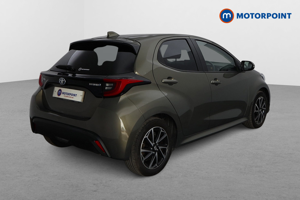 Toyota Yaris Design Automatic Petrol-Electric Hybrid Hatchback - Stock Number (1571651) - Drivers side rear corner