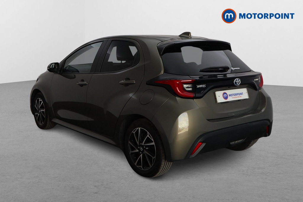 Toyota Yaris Design Automatic Petrol-Electric Hybrid Hatchback - Stock Number (1571651) - Passenger side rear corner