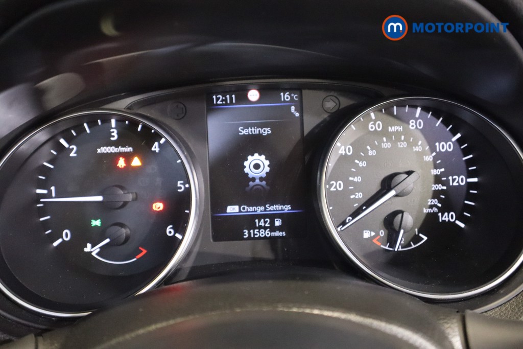Nissan Qashqai Tekna Manual Diesel SUV - Stock Number (1572129) - 4th supplementary image