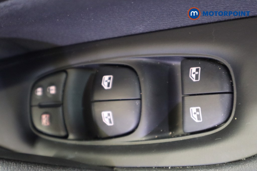 Nissan Qashqai Tekna Manual Diesel SUV - Stock Number (1572129) - 15th supplementary image