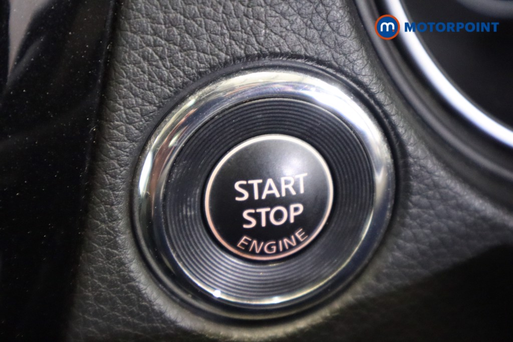 Nissan Qashqai Tekna Manual Diesel SUV - Stock Number (1572129) - 21st supplementary image