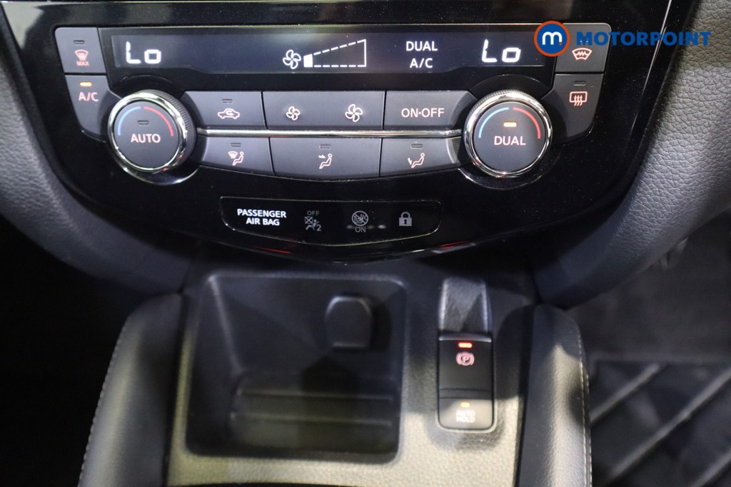Nissan Qashqai Tekna Manual Diesel SUV - Stock Number (1572129) - 23rd supplementary image