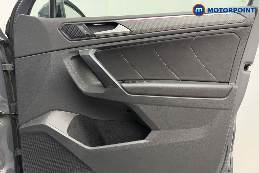 Volkswagen Tiguan R-Line Automatic Petrol SUV - Stock Number (1572336) - 18th supplementary image