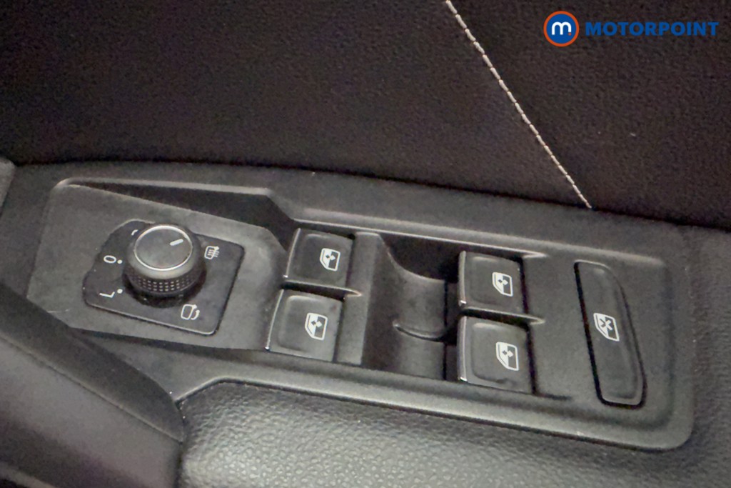 Volkswagen Tiguan R-Line Automatic Petrol SUV - Stock Number (1572336) - 19th supplementary image