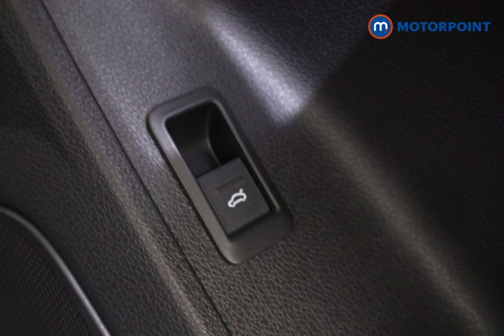 Audi Q3 S Line Automatic Petrol SUV - Stock Number (1572625) - 12th supplementary image