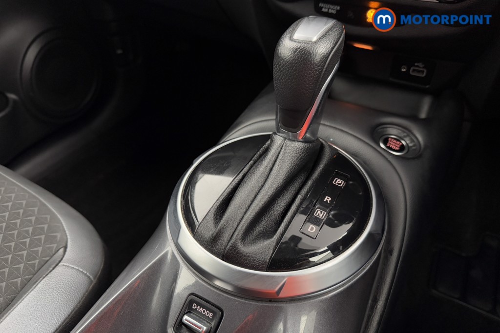 Nissan Juke N-Connecta Automatic Petrol SUV - Stock Number (1572643) - 13th supplementary image