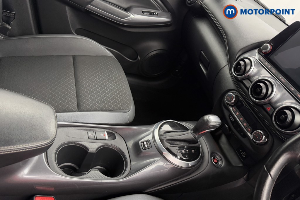 Nissan Juke N-Connecta Automatic Petrol SUV - Stock Number (1572643) - 15th supplementary image