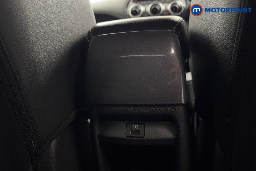 Nissan Juke N-Connecta Automatic Petrol SUV - Stock Number (1572643) - 22nd supplementary image