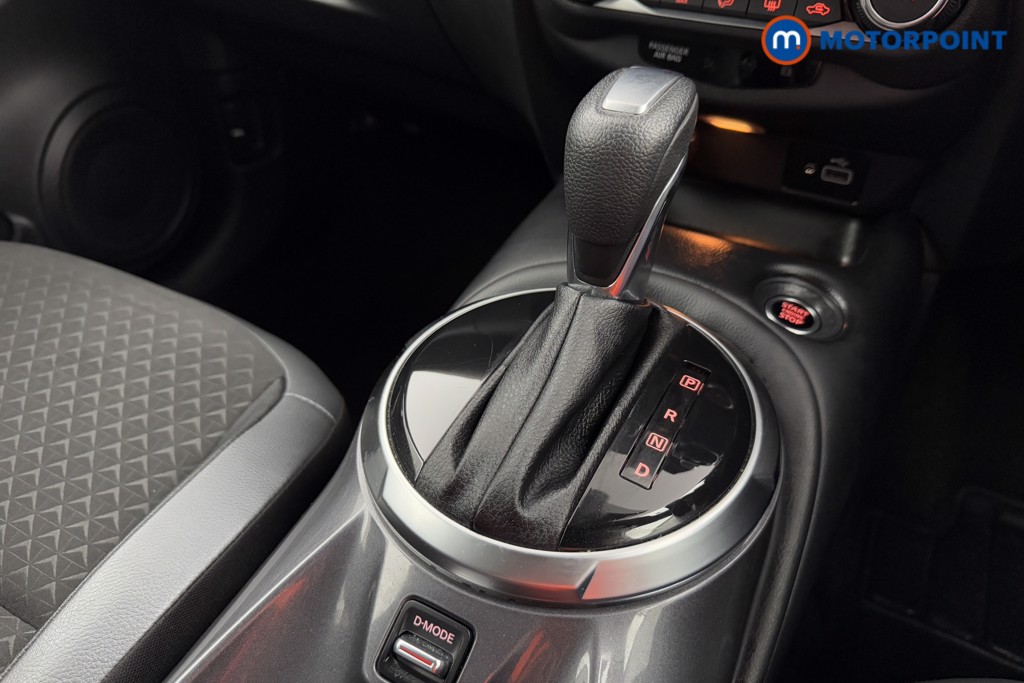 Nissan Juke N-Connecta Automatic Petrol SUV - Stock Number (1572667) - 13th supplementary image