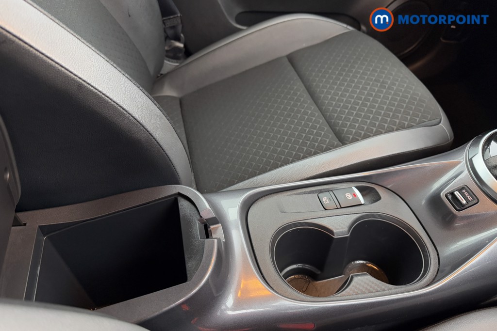 Nissan Juke N-Connecta Automatic Petrol SUV - Stock Number (1572667) - 14th supplementary image