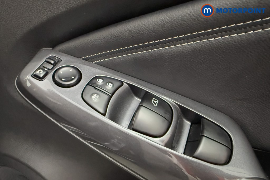 Nissan Juke N-Connecta Automatic Petrol SUV - Stock Number (1572667) - 18th supplementary image