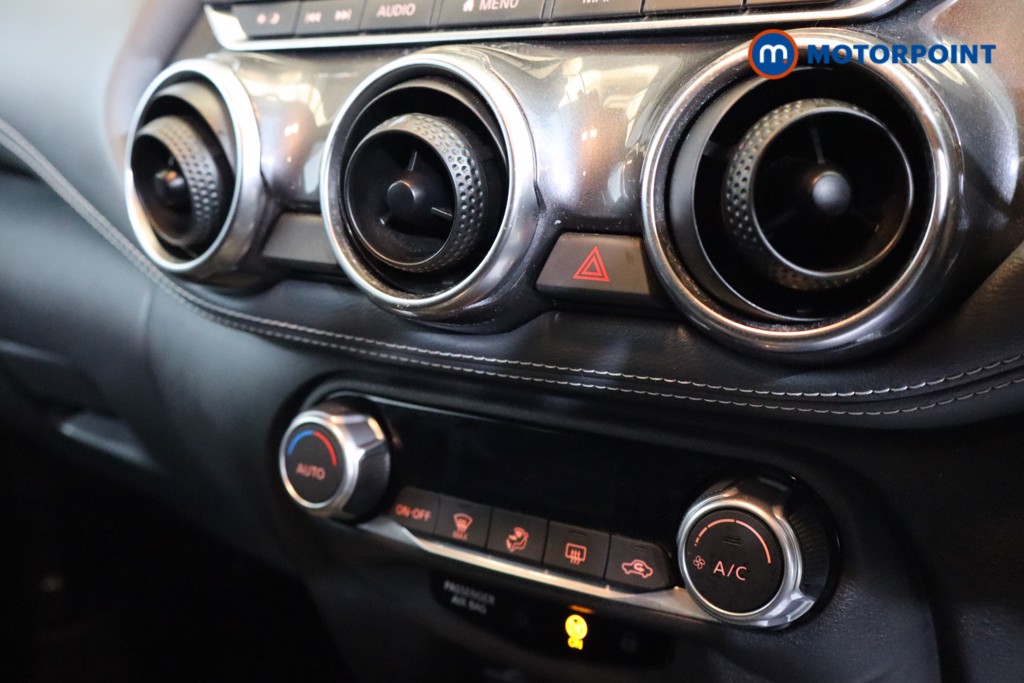 Nissan Juke N-Connecta Automatic Petrol SUV - Stock Number (1573163) - 8th supplementary image