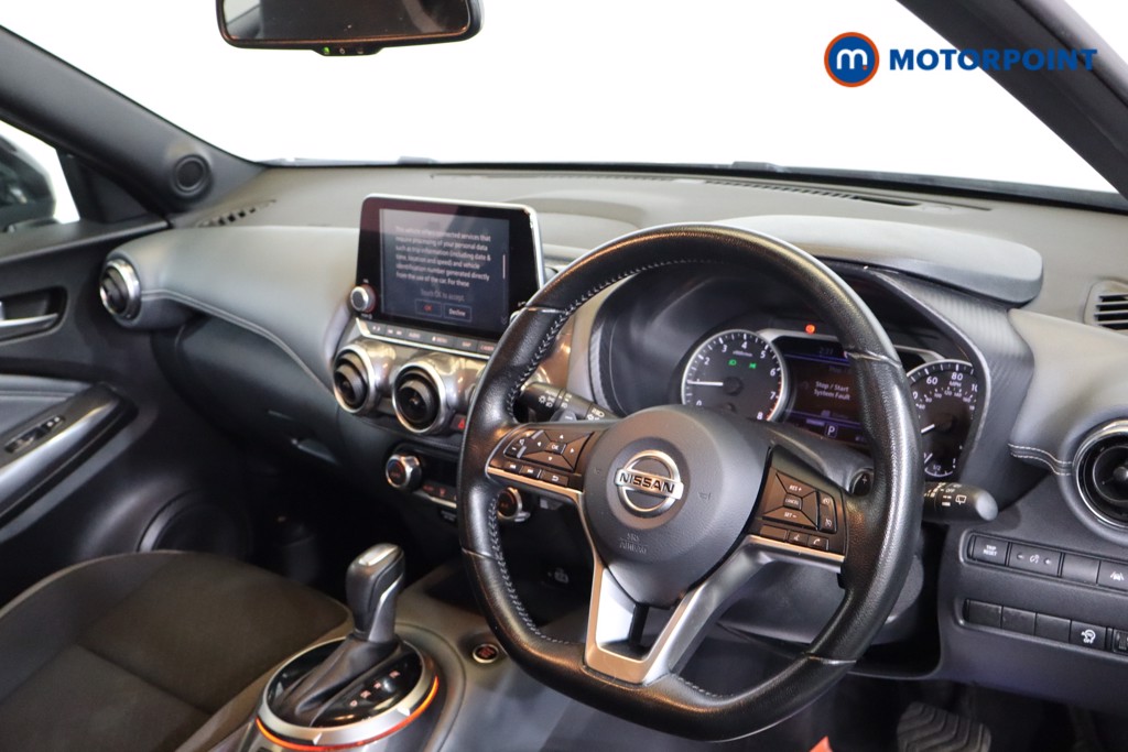 Nissan Juke N-Connecta Automatic Petrol SUV - Stock Number (1573163) - 1st supplementary image