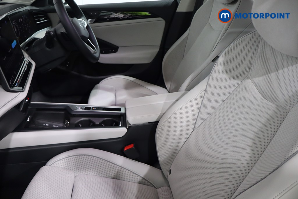 Volkswagen Passat Life Automatic Petrol Plug-In Hybrid Estate - Stock Number (1573307) - 4th supplementary image
