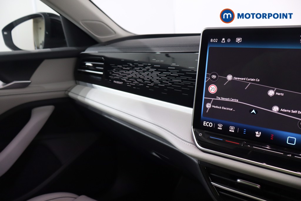 Volkswagen Passat Life Automatic Petrol Plug-In Hybrid Estate - Stock Number (1573307) - 16th supplementary image