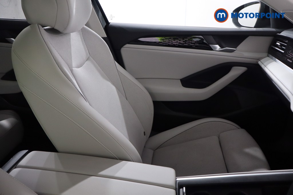 Volkswagen Passat Life Automatic Petrol Plug-In Hybrid Estate - Stock Number (1573307) - 20th supplementary image