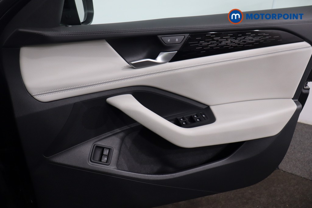 Volkswagen Passat Life Automatic Petrol Plug-In Hybrid Estate - Stock Number (1573307) - 22nd supplementary image