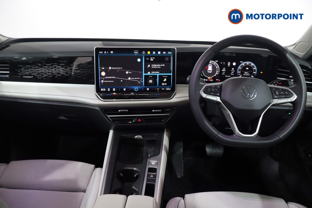 Volkswagen Passat Life Automatic Petrol Plug-In Hybrid Estate - Stock Number (1573307) - 1st supplementary image
