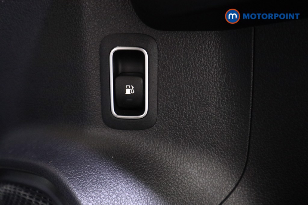 Mercedes-Benz GLA Exclusive Edition Automatic Petrol Plug-In Hybrid SUV - Stock Number (1577172) - 10th supplementary image