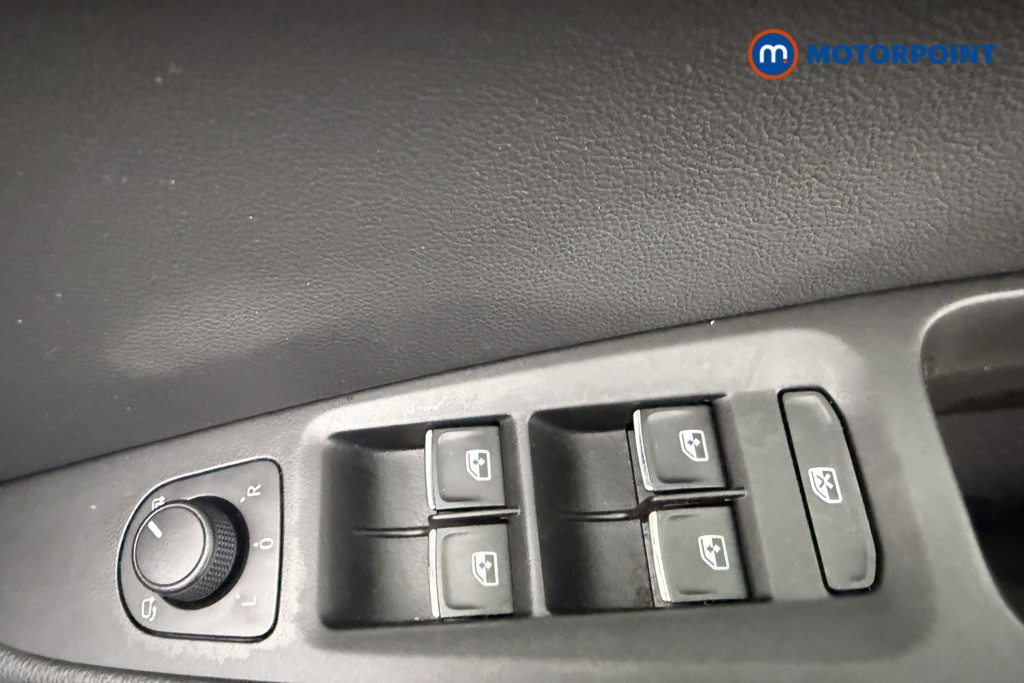 Seat Leon Fr Black Edition Manual Petrol Hatchback - Stock Number (1577381) - 19th supplementary image