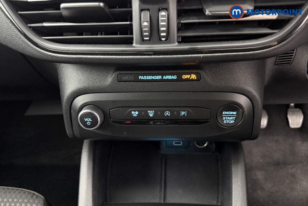 Ford Focus St-Line Edition Manual Petrol-Electric Hybrid Hatchback - Stock Number (1577650) - 10th supplementary image