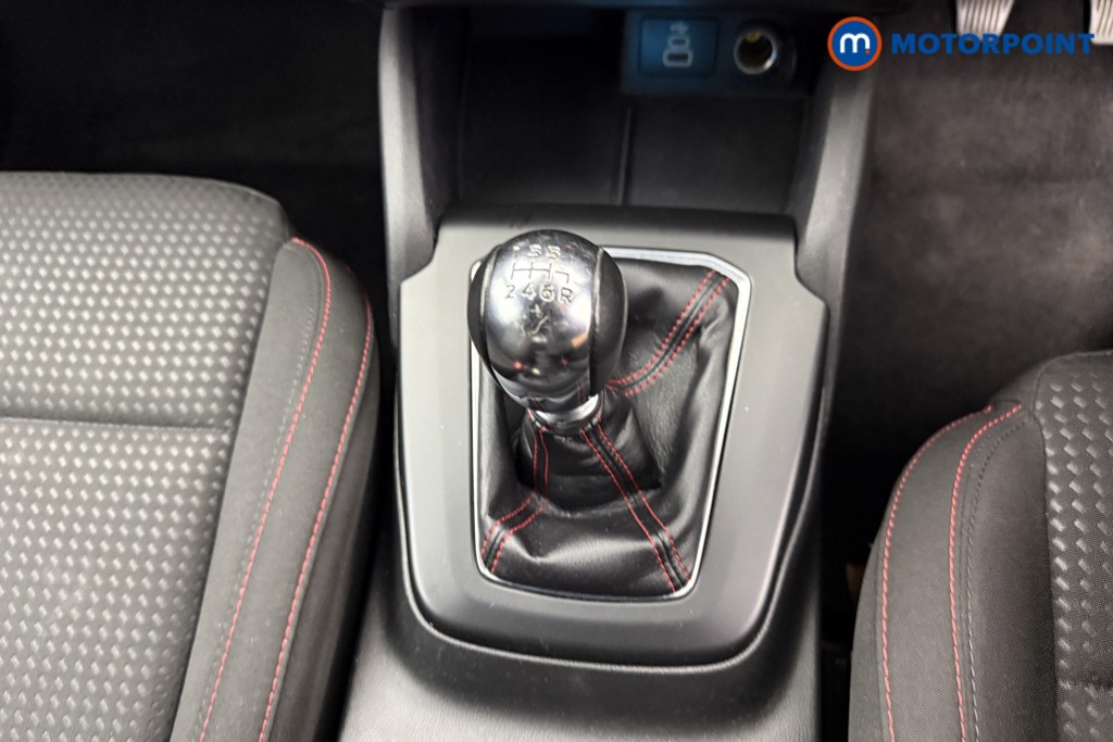 Ford Focus St-Line Edition Manual Petrol-Electric Hybrid Hatchback - Stock Number (1577650) - 11th supplementary image