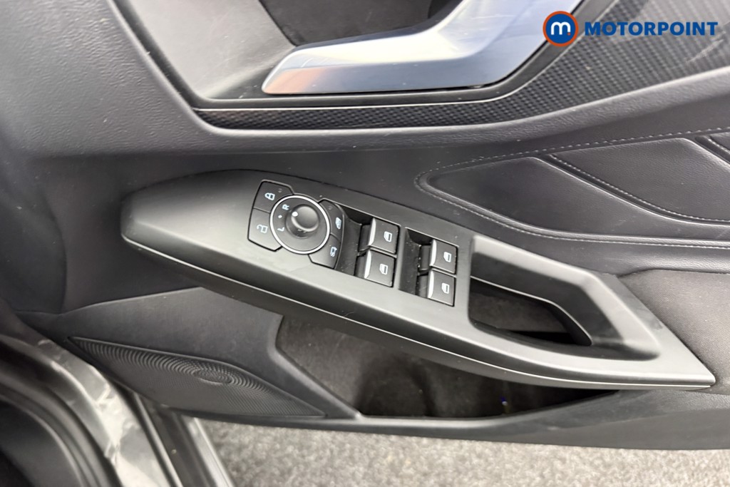Ford Focus St-Line Edition Manual Petrol-Electric Hybrid Hatchback - Stock Number (1577650) - 15th supplementary image