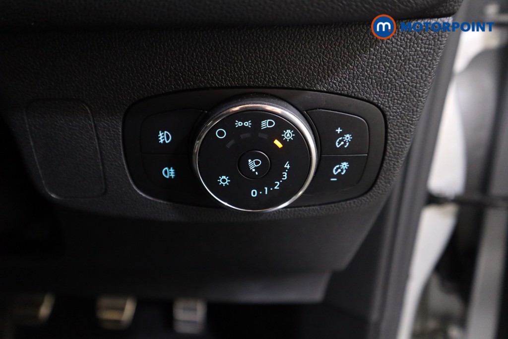 Ford Focus St-Line Edition Manual Petrol-Electric Hybrid Hatchback - Stock Number (1577848) - 9th supplementary image