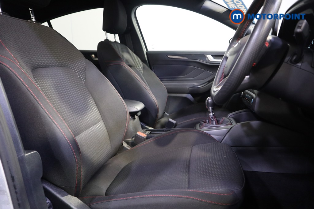 Ford Focus St-Line Edition Manual Petrol-Electric Hybrid Hatchback - Stock Number (1577848) - 11th supplementary image