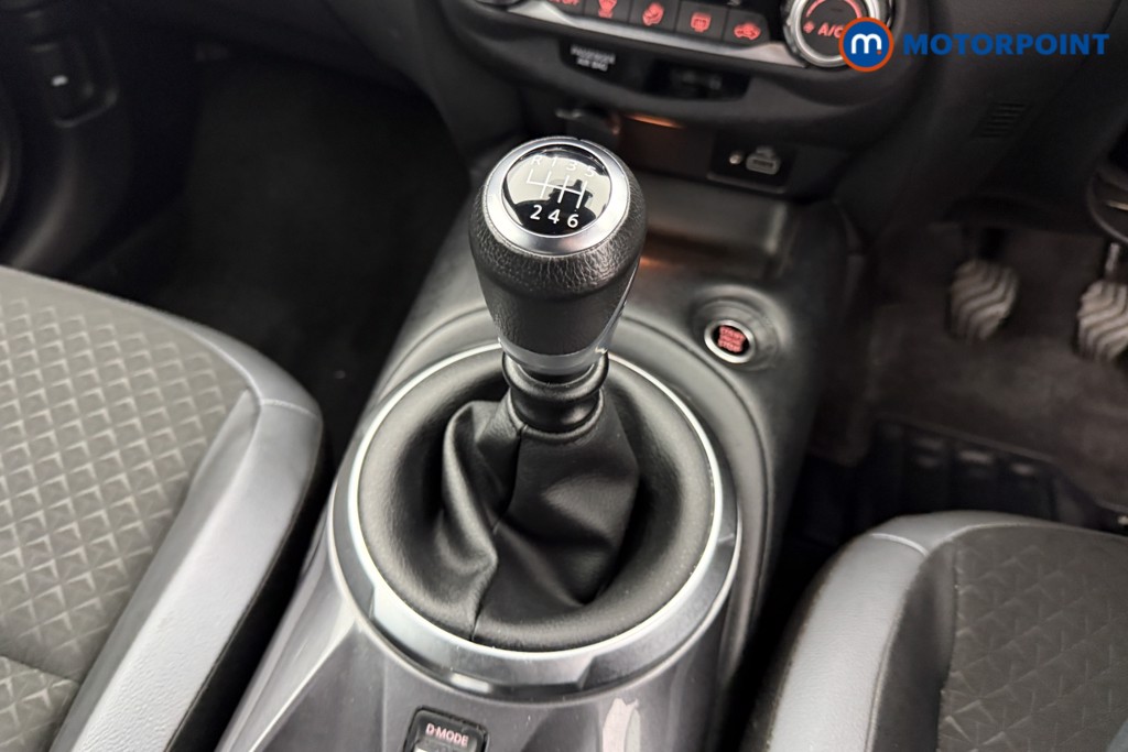 Nissan Juke N-Connecta Manual Petrol SUV - Stock Number (1577902) - 12th supplementary image