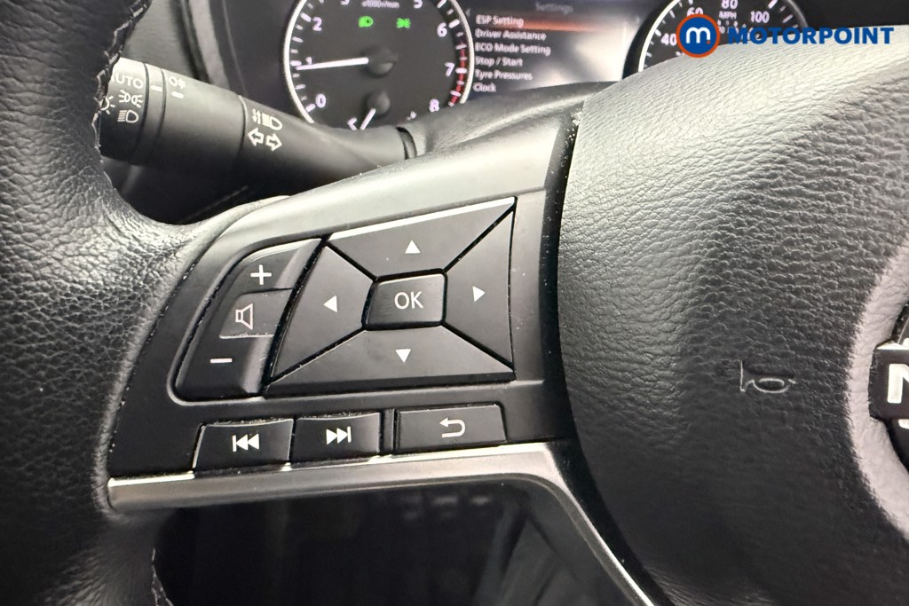 Nissan Juke N-Connecta Manual Petrol SUV - Stock Number (1577902) - 13th supplementary image