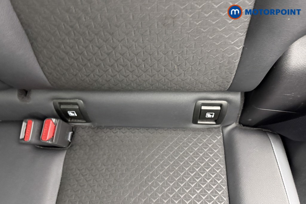 Nissan Juke N-Connecta Manual Petrol SUV - Stock Number (1577902) - 24th supplementary image