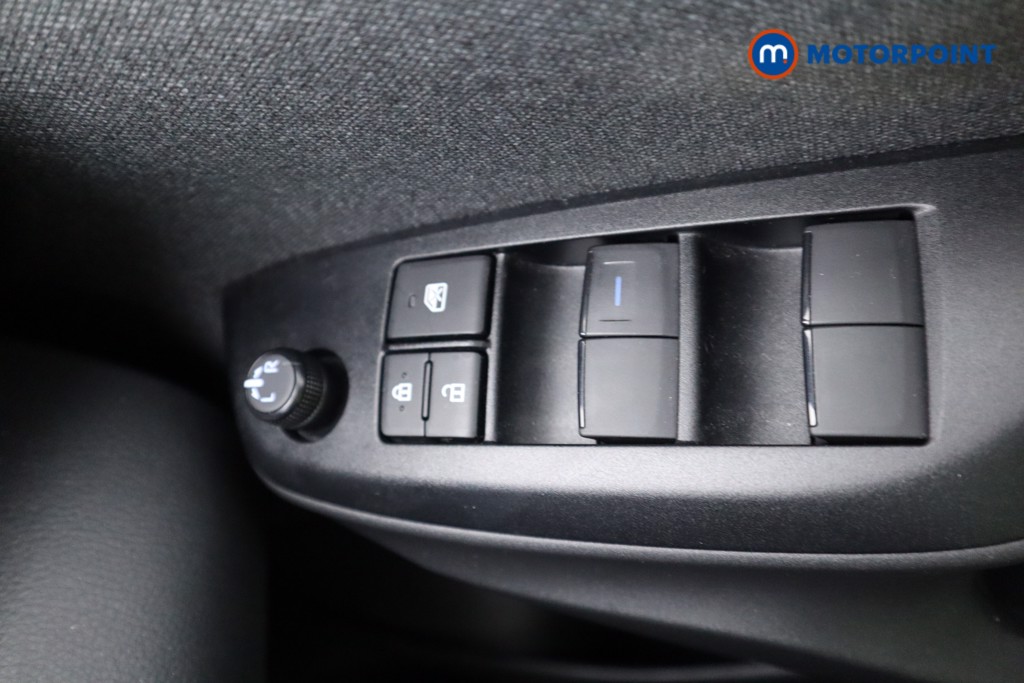 Toyota Yaris Cross Design Automatic Petrol-Electric Hybrid Estate - Stock Number (1577967) - 8th supplementary image