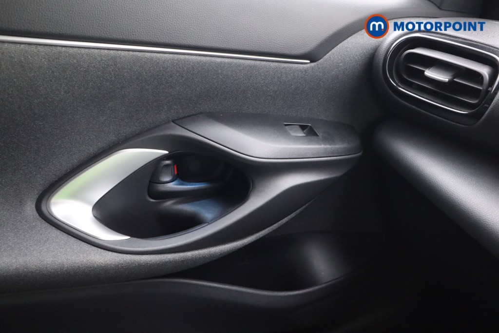 Toyota Yaris Cross Design Automatic Petrol-Electric Hybrid Estate - Stock Number (1577967) - 11th supplementary image