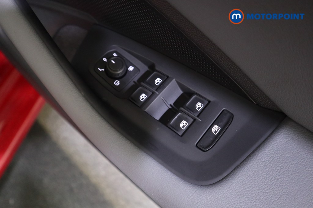 Volkswagen Passat Life Automatic Petrol Plug-In Hybrid Estate - Stock Number (1578081) - 9th supplementary image