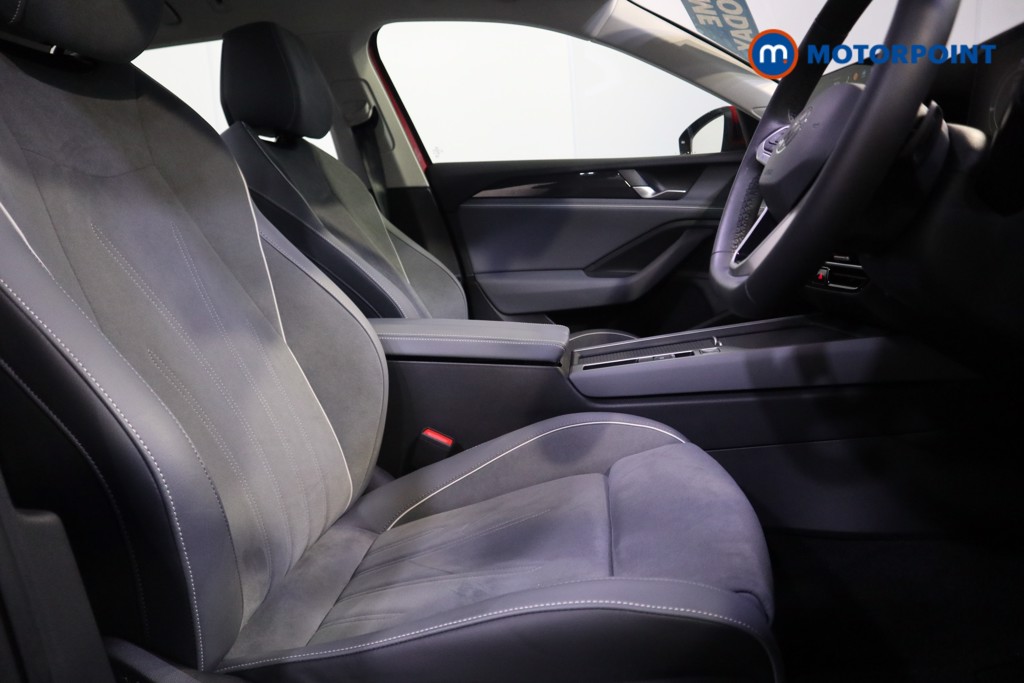 Volkswagen Passat Life Automatic Petrol Plug-In Hybrid Estate - Stock Number (1578081) - 12th supplementary image