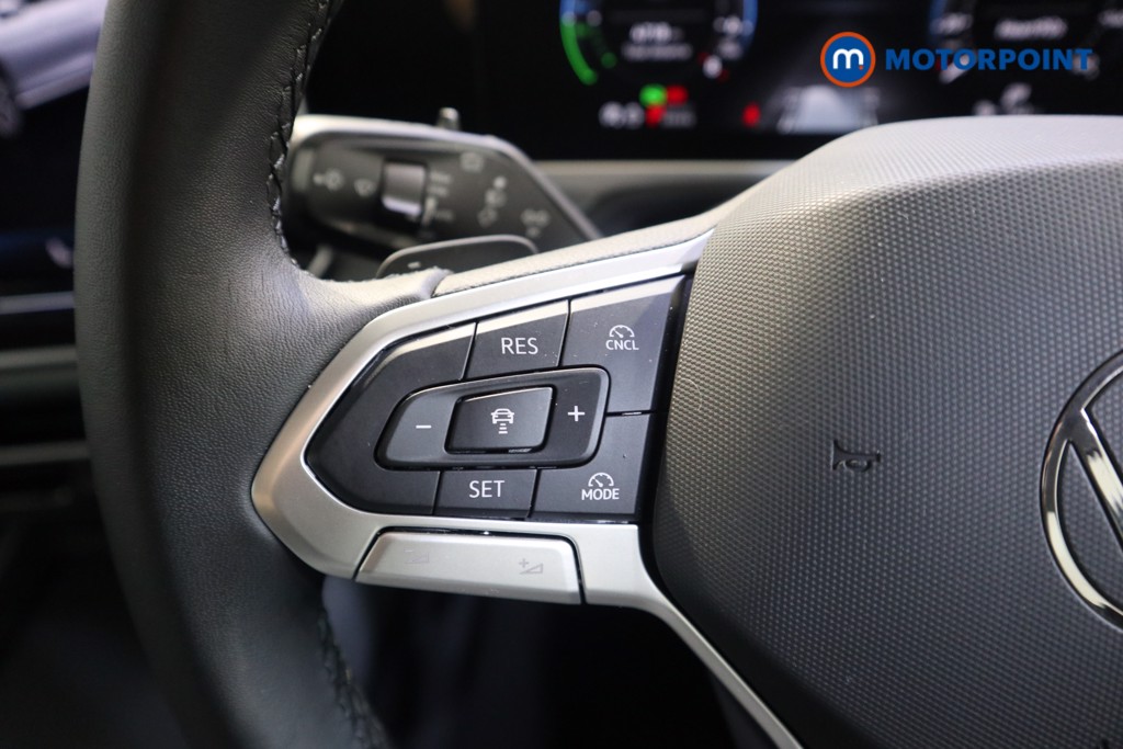Volkswagen Passat Life Automatic Petrol Plug-In Hybrid Estate - Stock Number (1578099) - 3rd supplementary image