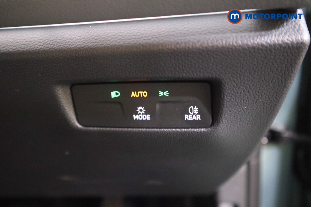 Volkswagen Passat Life Automatic Petrol Plug-In Hybrid Estate - Stock Number (1578099) - 8th supplementary image