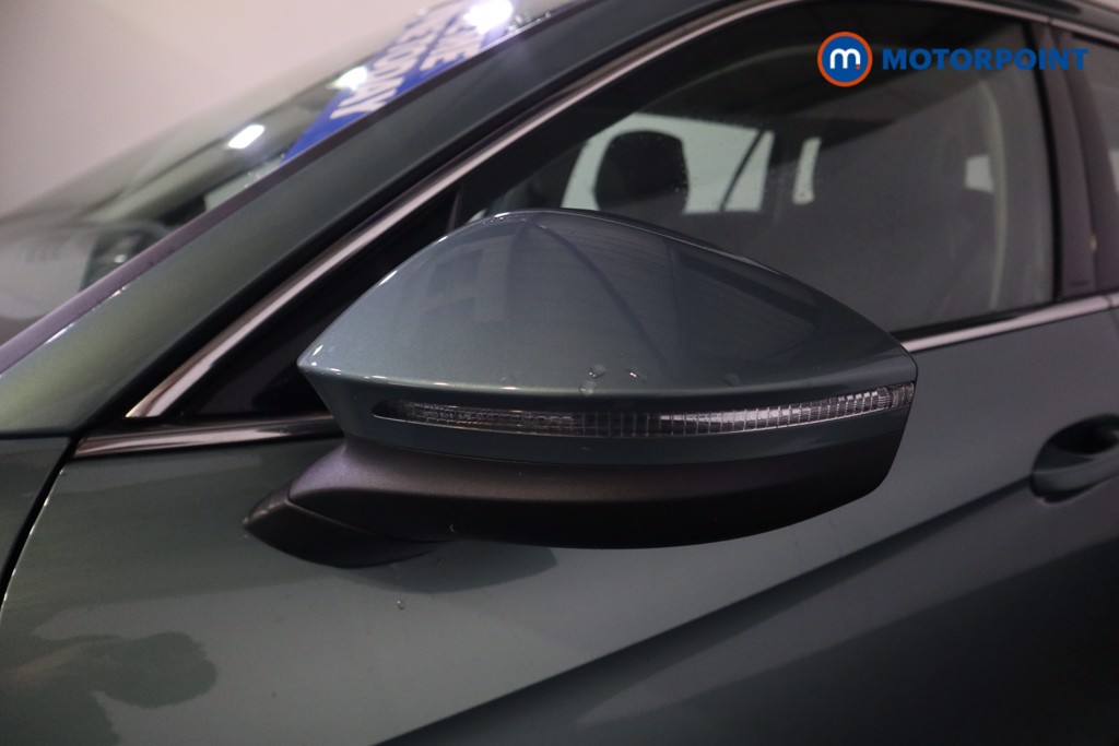 Volkswagen Passat Life Automatic Petrol Plug-In Hybrid Estate - Stock Number (1578099) - 26th supplementary image