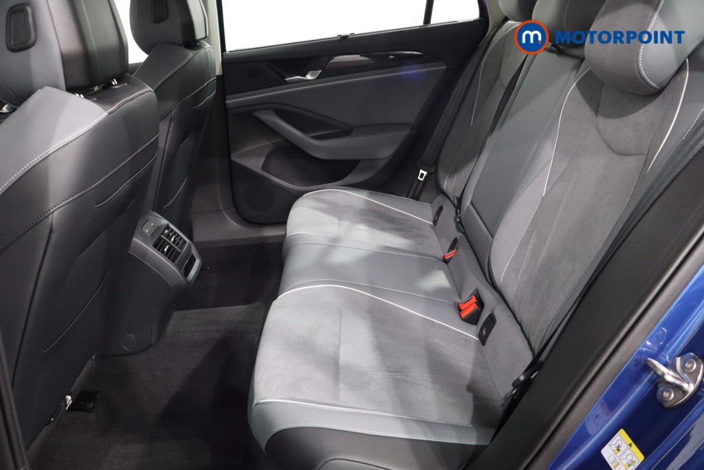 Volkswagen Passat Life Automatic Petrol Plug-In Hybrid Estate - Stock Number (1578146) - 5th supplementary image