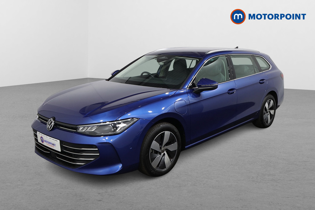 Volkswagen Passat Life Automatic Petrol Plug-In Hybrid Estate - Stock Number (1578146) - Passenger side front corner