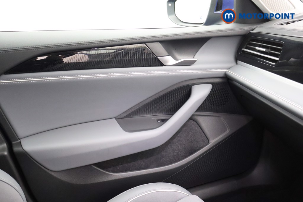 Volkswagen Passat Life Automatic Petrol Plug-In Hybrid Estate - Stock Number (1578151) - 9th supplementary image