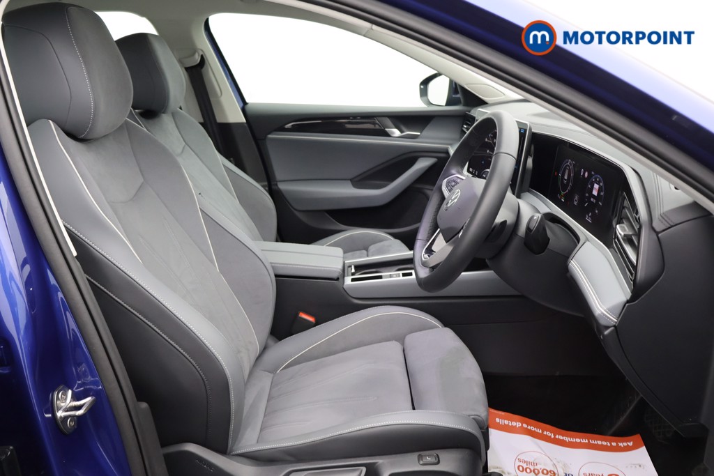 Volkswagen Passat Life Automatic Petrol Plug-In Hybrid Estate - Stock Number (1578151) - 12th supplementary image