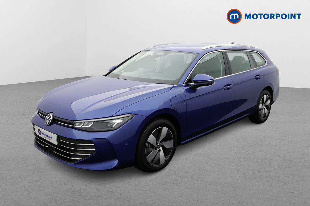 Volkswagen Passat Life Automatic Petrol Plug-In Hybrid Estate - Stock Number (1578151) - Passenger side front corner