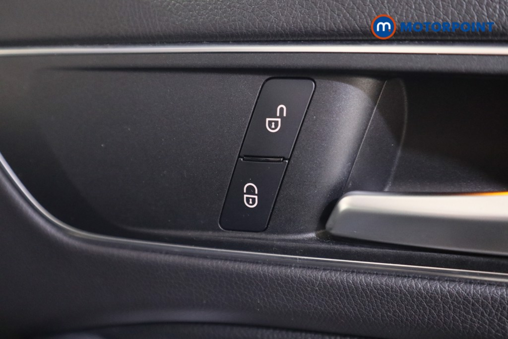Mercedes-Benz GLA Urban Edition Automatic Petrol SUV - Stock Number (1579180) - 12th supplementary image