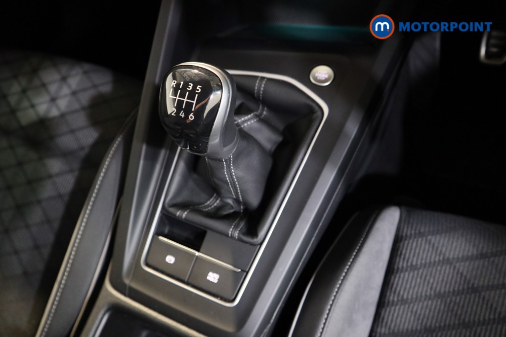 Volkswagen Golf R-Line Manual Petrol Hatchback - Stock Number (1579226) - 8th supplementary image