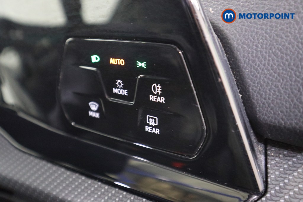 Volkswagen Golf R-Line Manual Petrol Hatchback - Stock Number (1579226) - 9th supplementary image