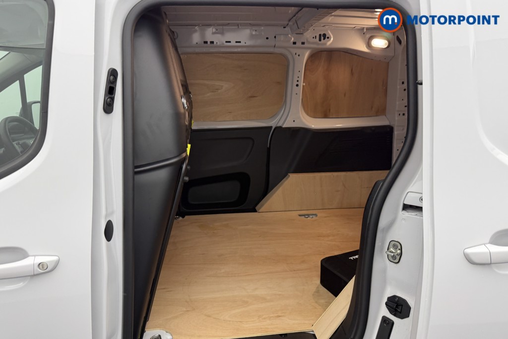 Vauxhall Combo Cargo PRO Automatic Electric Panel Van - Stock Number (1579638) - 17th supplementary image